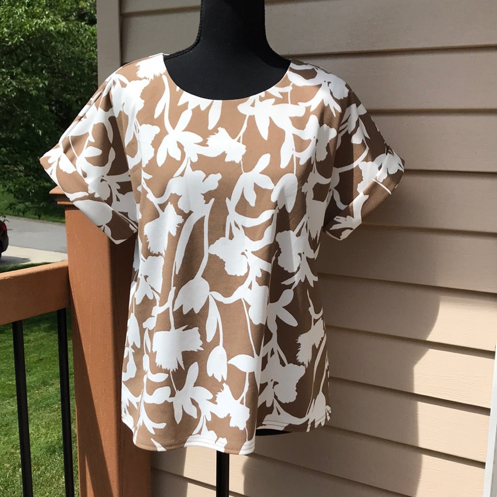 Melloday top. Size S. New